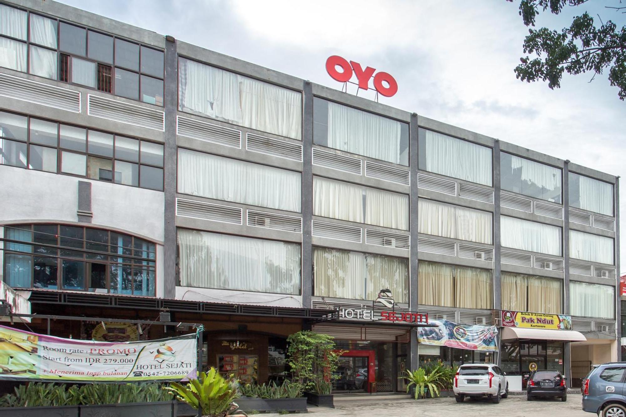 Oyo 663 Hotel Sejati Balikpapan Kültér fotó