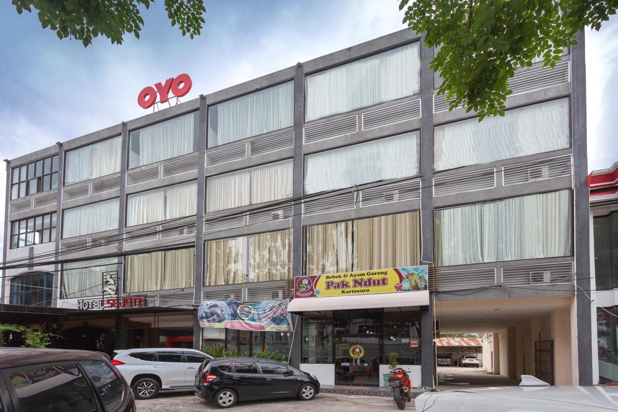 Oyo 663 Hotel Sejati Balikpapan Kültér fotó